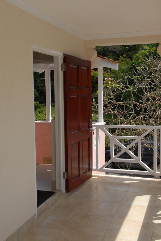 Sandy Bliss Condominiums Saint James Rom bilde